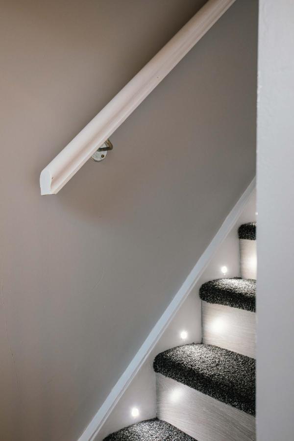 Refurbished Home, 8 Mins To Cc Belfast Kültér fotó